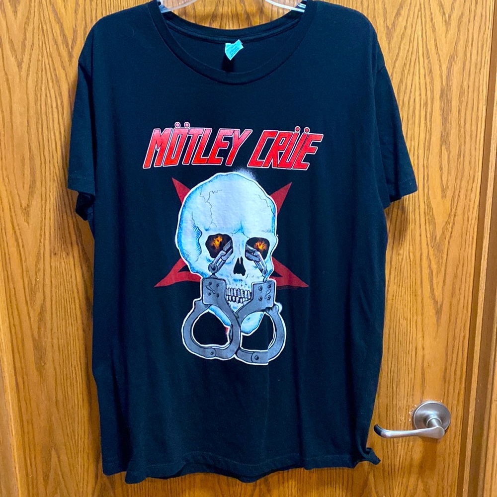 Like new Mens XL short sleeved shirt